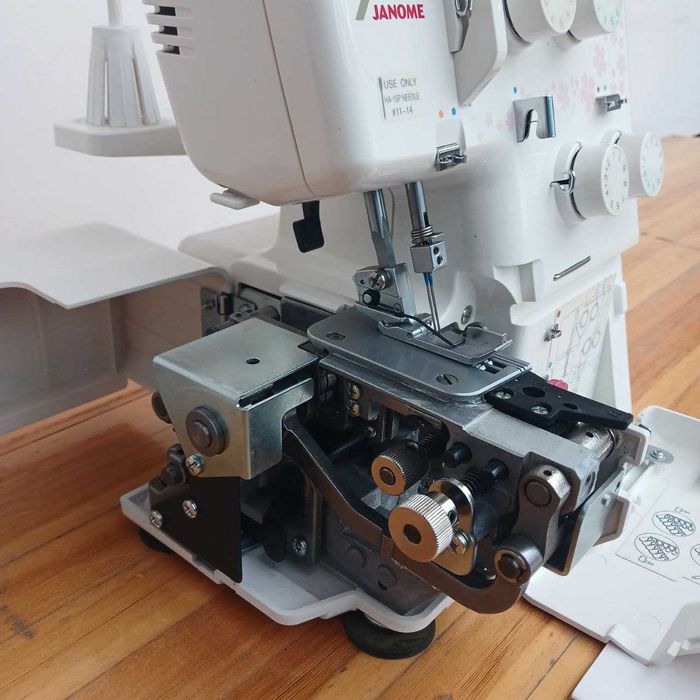 Janome 204D(Япония). Год гарантии/Металл/Комплект.