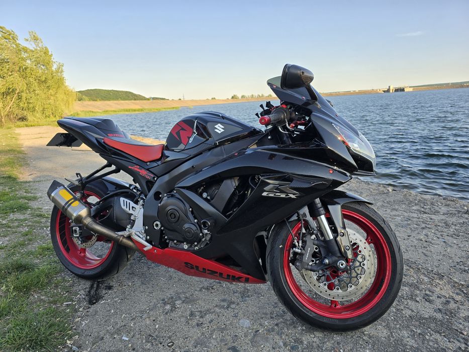 Suzuki GSXR 750 K9