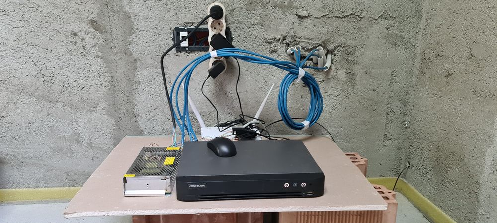 Montez Camere de Supraveghere,sistem alarma,porți automate,videointerf