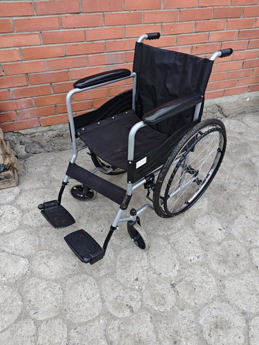 Продам инвалидную коляску