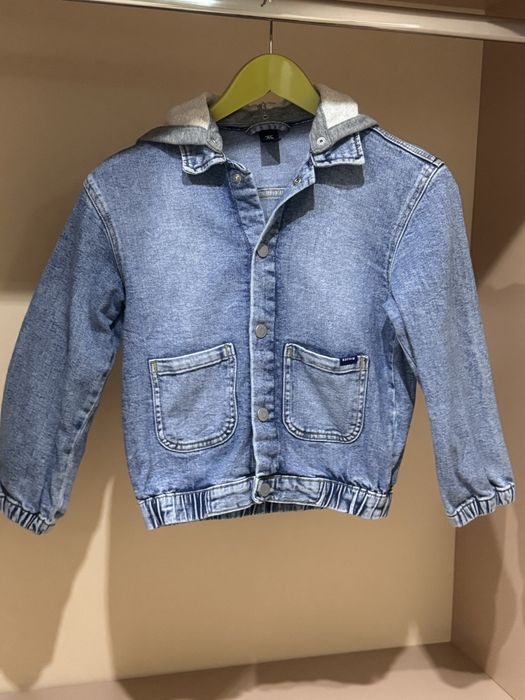 Дънково яке с качулка, 8-9г