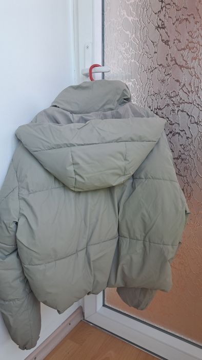 Vând Geacă Pull&Bear bej/khaki, stare impecabilă, mărime S/M