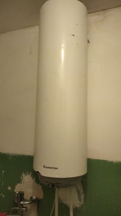 2 Холодильники, титан аристон