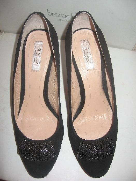 Новые. Красивые туфли. Натуральная замша и кожа. Респект.