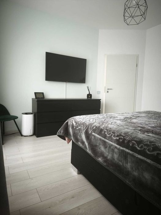 Dau in chirie - Apartament 3 camere – Europa | 72 mp + 18 mp spații exterioare | parcare inclusă