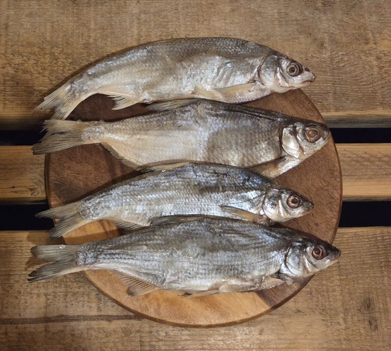 Вкусная вяленая малосольная рыба: чехонь, лещ и рыбец