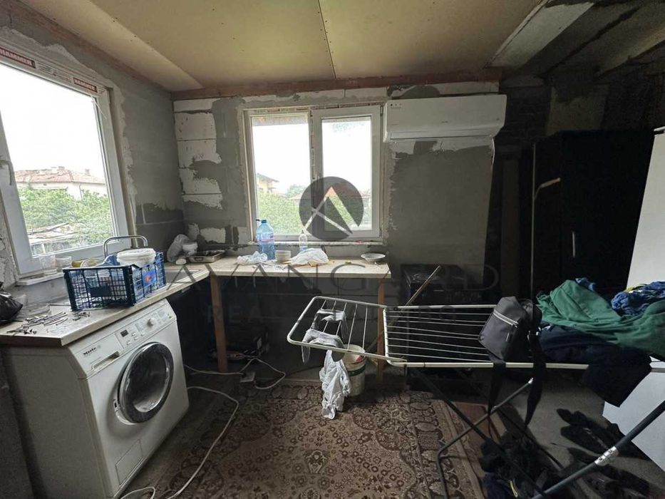 оф.21097 Етаж от къща Прослав