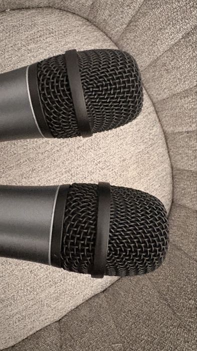 2 microfoane wireless cu 2 case-uri transport gator sennheiser xsw 2-835 e-band  si b-band vocal set 2 receiver