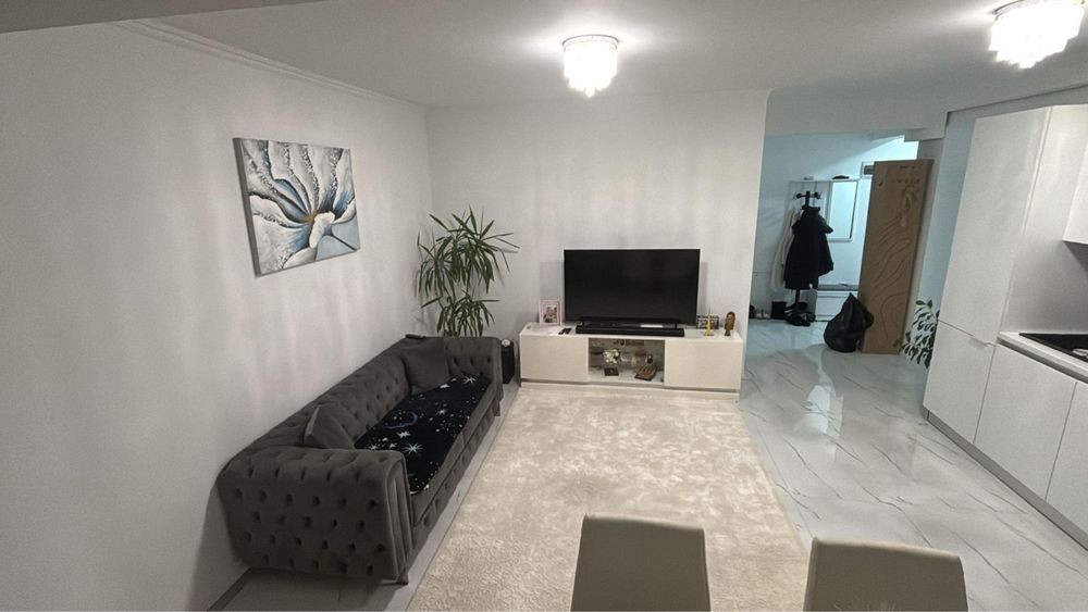 Inchiriez apartament