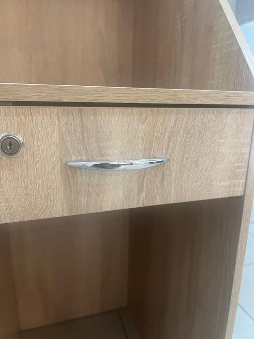 Продам стол деревь