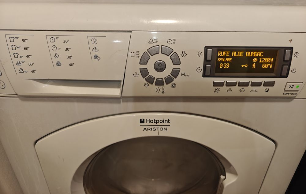 3 luni garantie. Mașină de spălat + Uscător Hotpoint Ariston ARMXXL 129 - 7kg/5kg, 1200 RPM, Stare Bună