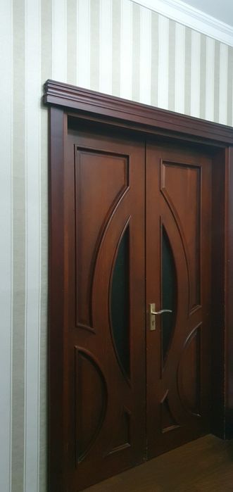 Сдаётся СРОЧНА!  Рисвый Базар квартира трёхкомнатная!