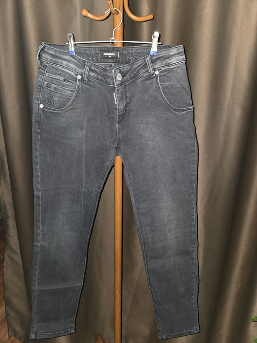 Продам  джинсы женские