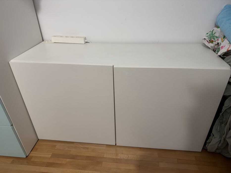 Vand corp ikea cu 2 usi