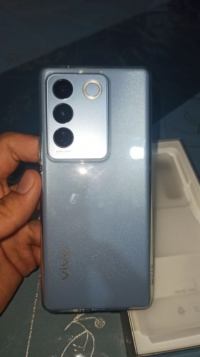 Vivo v27 12/256 5G смартфон