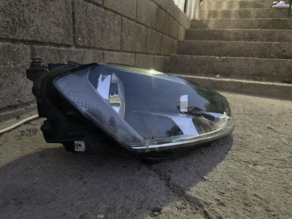 Десен и Ляв фар за Голф 7 / VW Golf VII