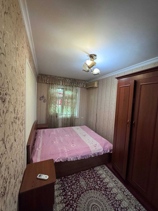 Фрунзский массивда 2 хонали квартира арзонга сотилади