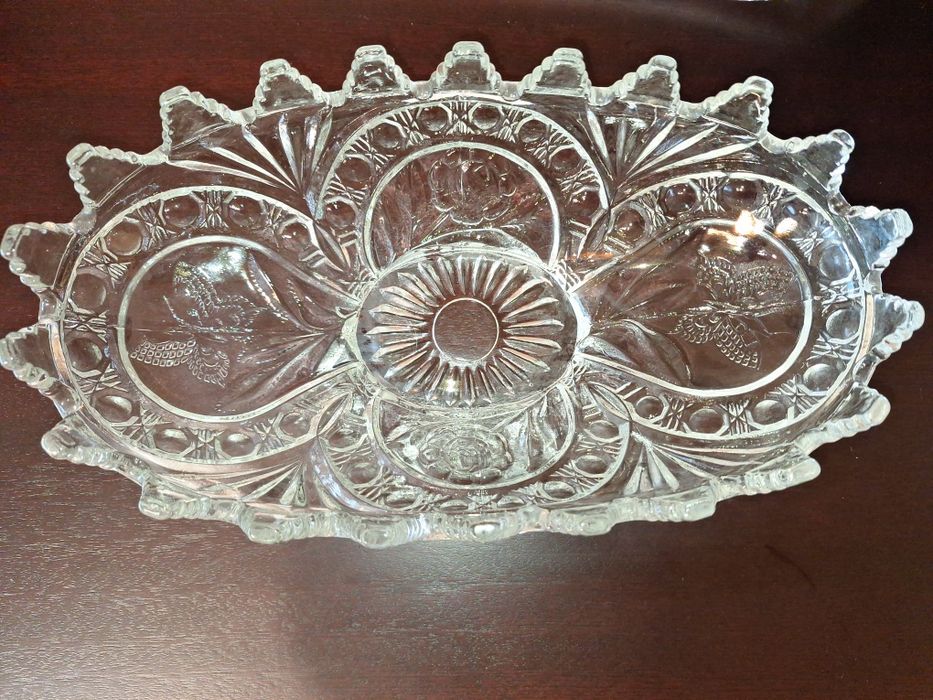 Продавам кристална фруктиера