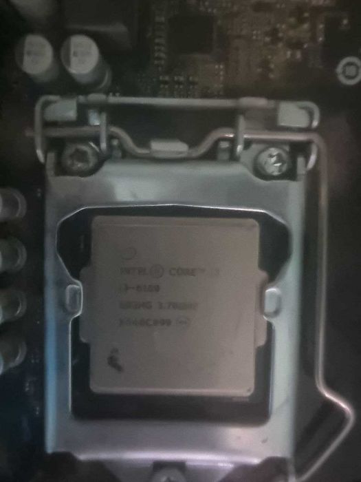 I3-6100+сломанная (biziq) материнка asrock h110m, srochno