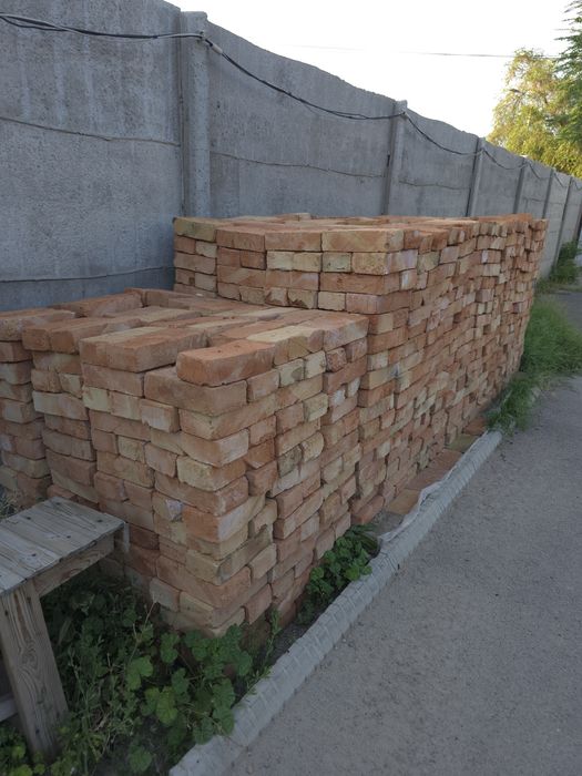 Красные кирпичи 1500 шт