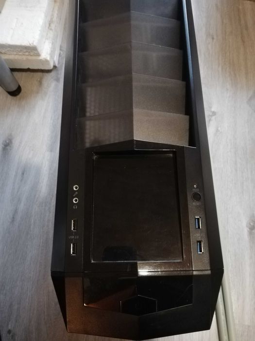 Геймърски компютър Asus B150 Intel I7 6700K 16GB RAM Radeon RX470 8GB