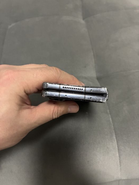 Samsung Galaxy Z Fold 4 - за части