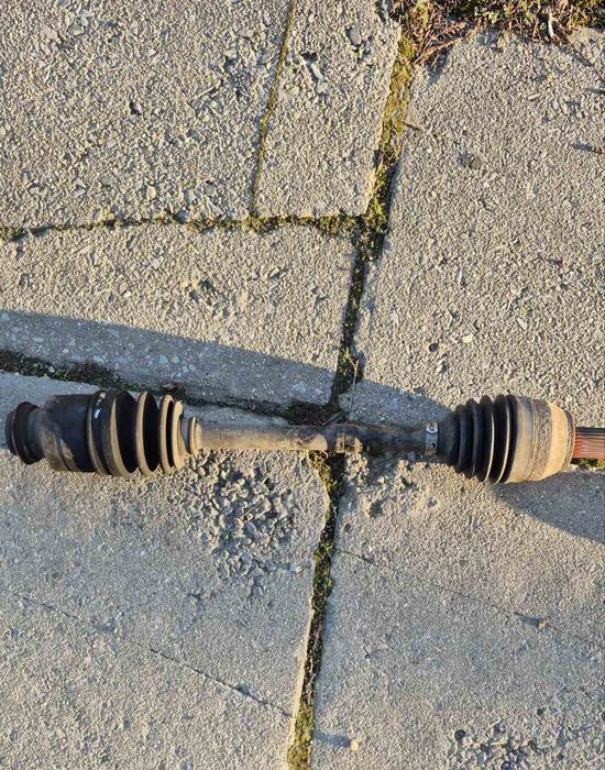 Мазда 2 части - полуоска