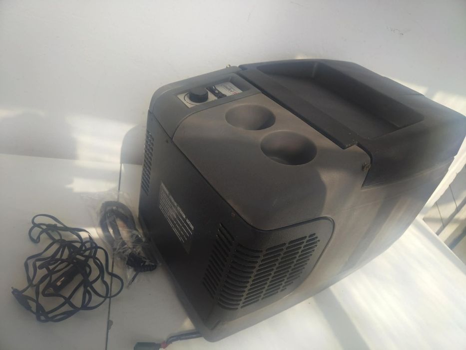 Авто хладилник indel B, с компресор SECOP, обем 31 литра
 цвят Черен/С