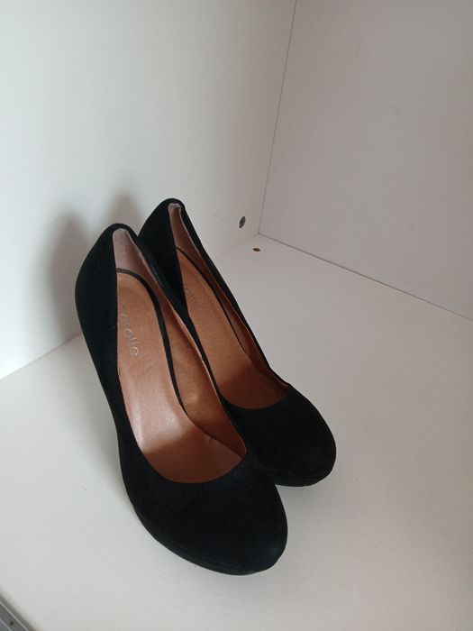 Обувки естествена велур 37