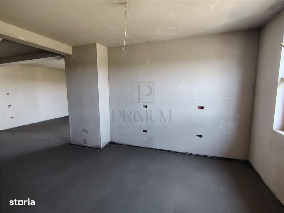 Duplex despartit prin C.T.- dormitor la parter - canalizare