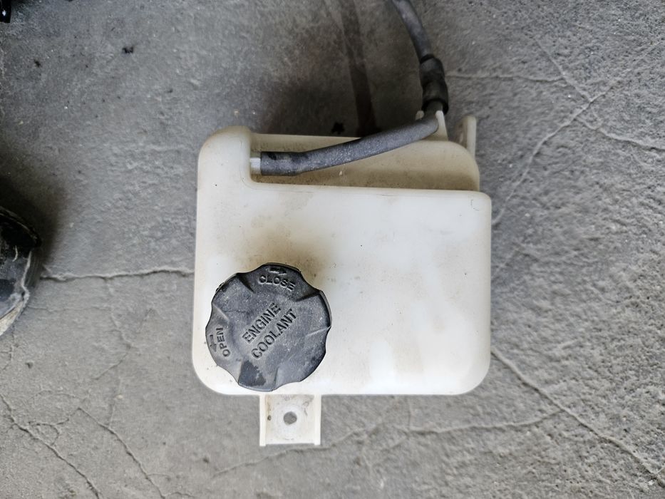 Казанче за антифриз за Kia Sportage 1.7d 2015г