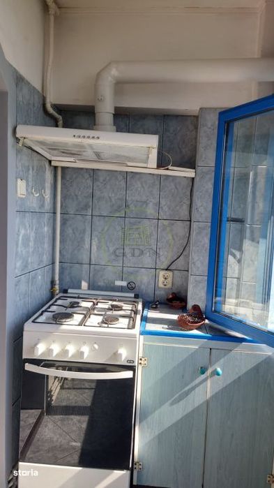 Apartament de vanzare doua camere decomandat, Vasile Aaron!