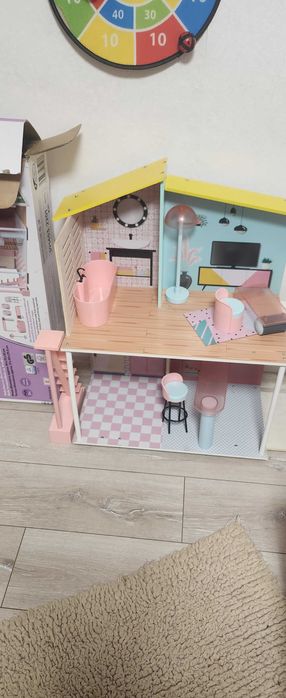 Голяма къща за кукли