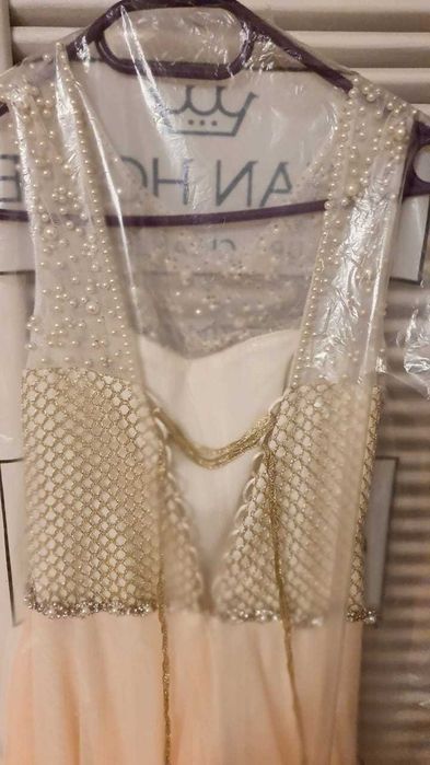 продам нарядное женское платье (новое)