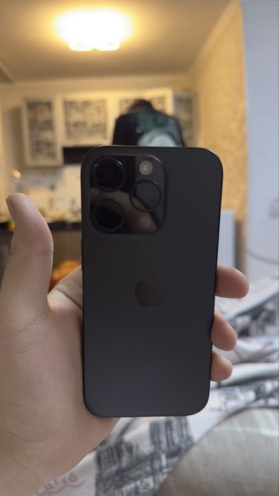 Айфон 16 про почти новый