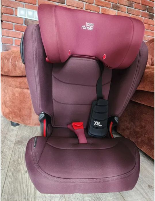 Продам дваодинаковых автокресла Britax Römer KidFix III S