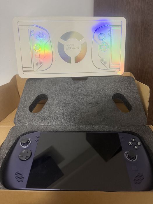 vand consola portabila Lenovo Legion Go S