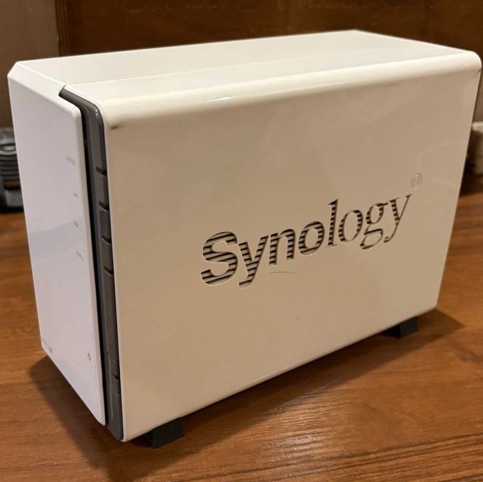 Synology DS212j NAS с диском 2 TB в комплекте