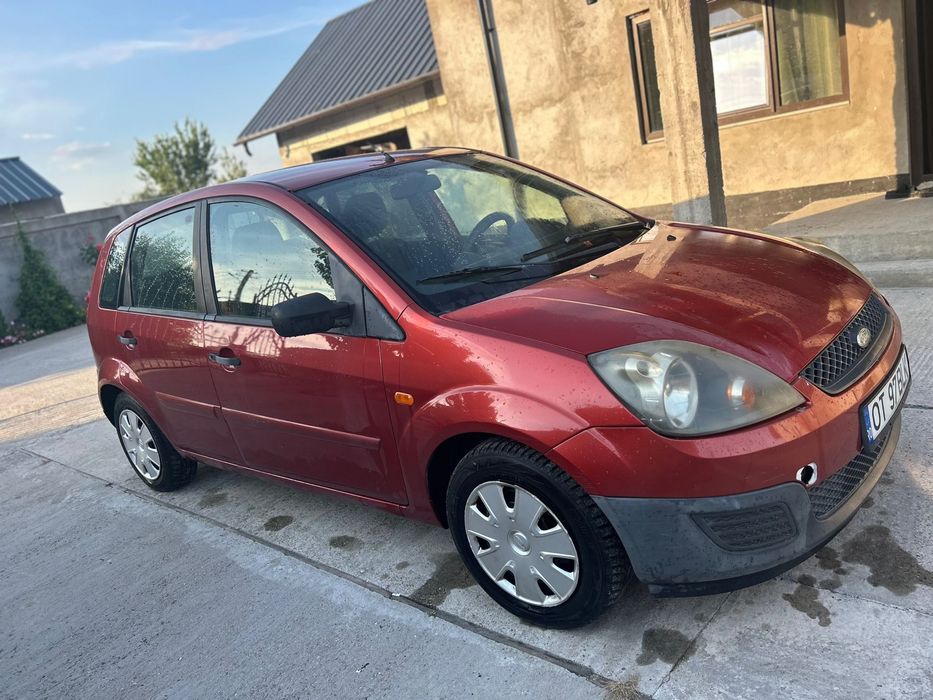Vand Ford Fiesta  1.3 benzina