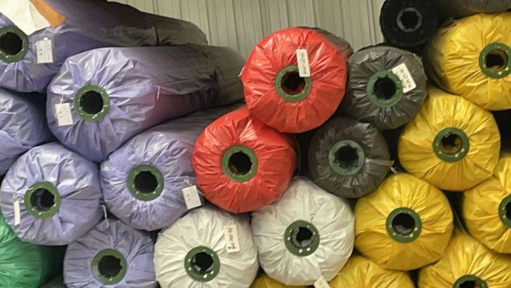 Искусственный газон суний сотамиз ва стадион курамиз