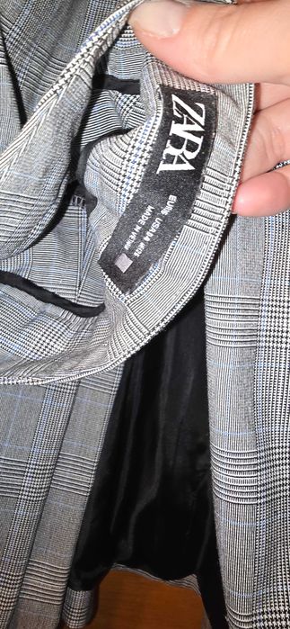 Vand costum Zara