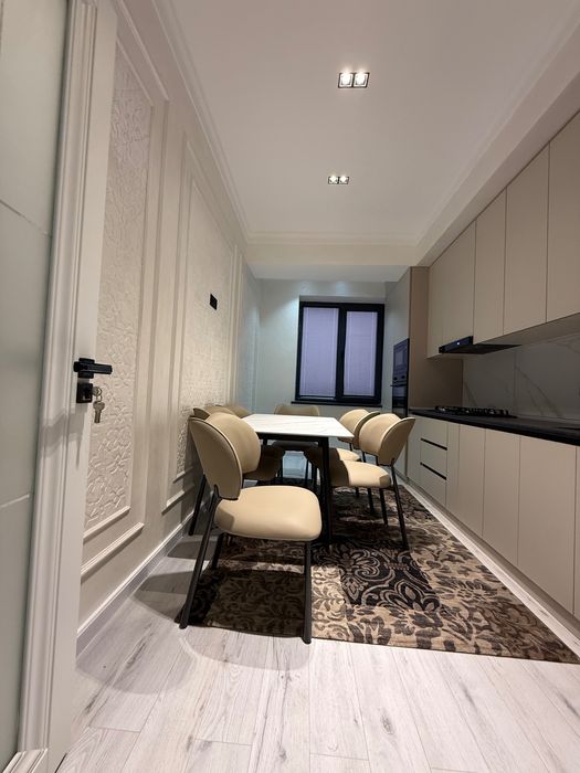 Dehqon bozor oldida 3 xona 80 kv 105 000$