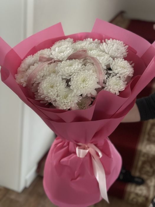 Цветы белые.