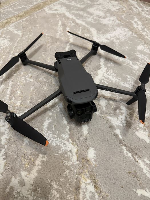 DJI Mavic 3 Pro Fly More Combo (3 аккумулятора)