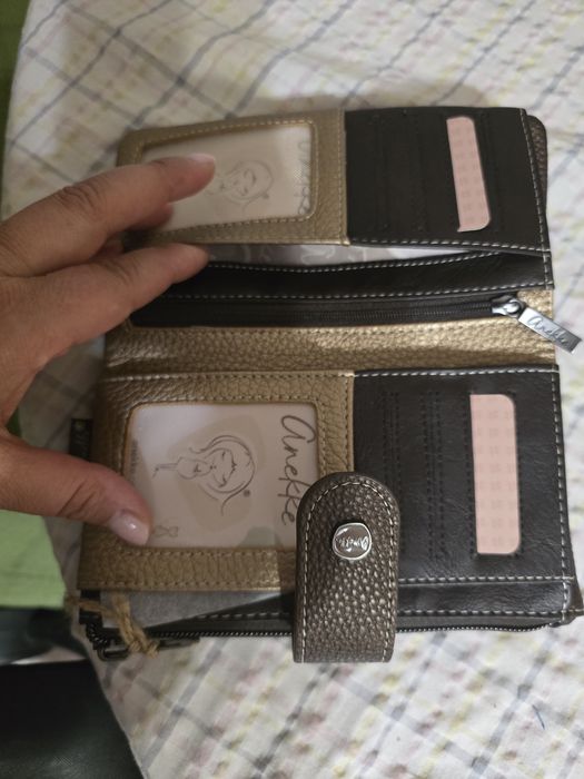 Нов дамски портфейл Анеке