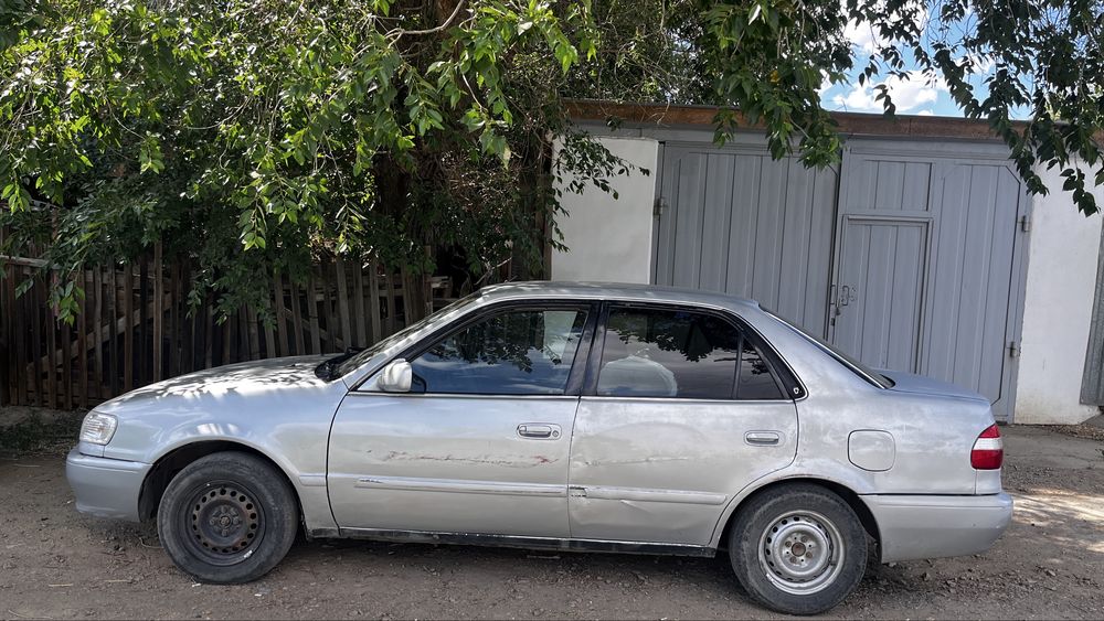 Продам машину тойота каролла
