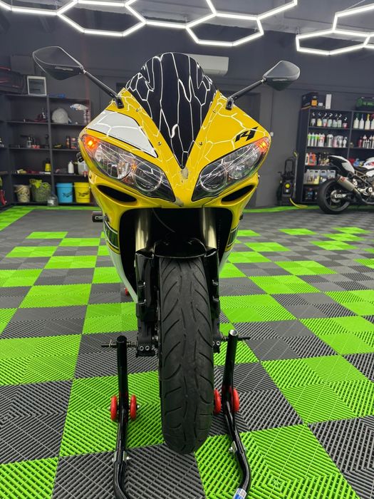 Yamaha R1 2005 Rn12