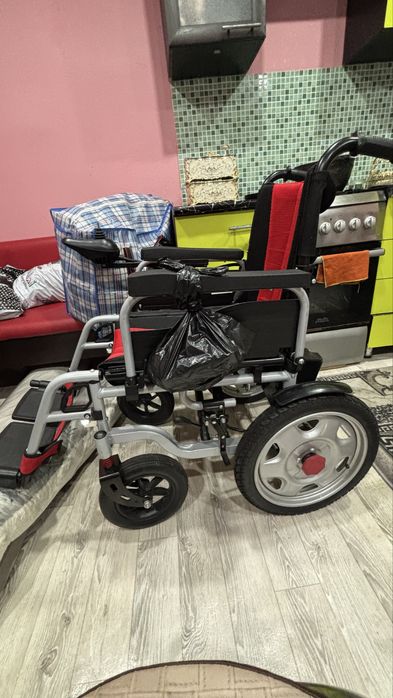 Продам автомат коляску очень хорошем состоянии