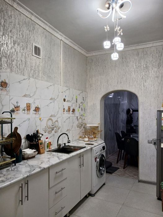 Amir Temur metro yonida 1xonali kivartera bor