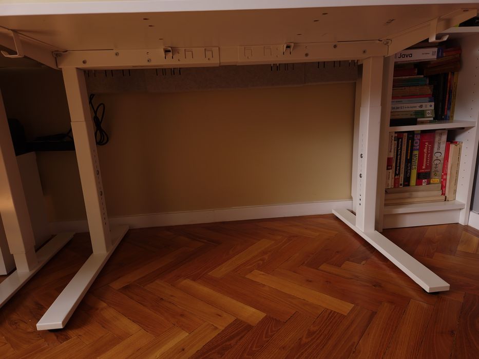 Birou IKEA MITTZON 120 × 80 cm, alb | Garanție rămasă 8 ani | Negociabil